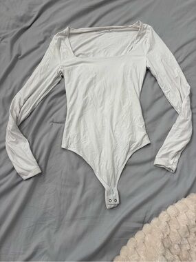Abercrombie & Fitch White Scoop Neck Long Sleeve Top